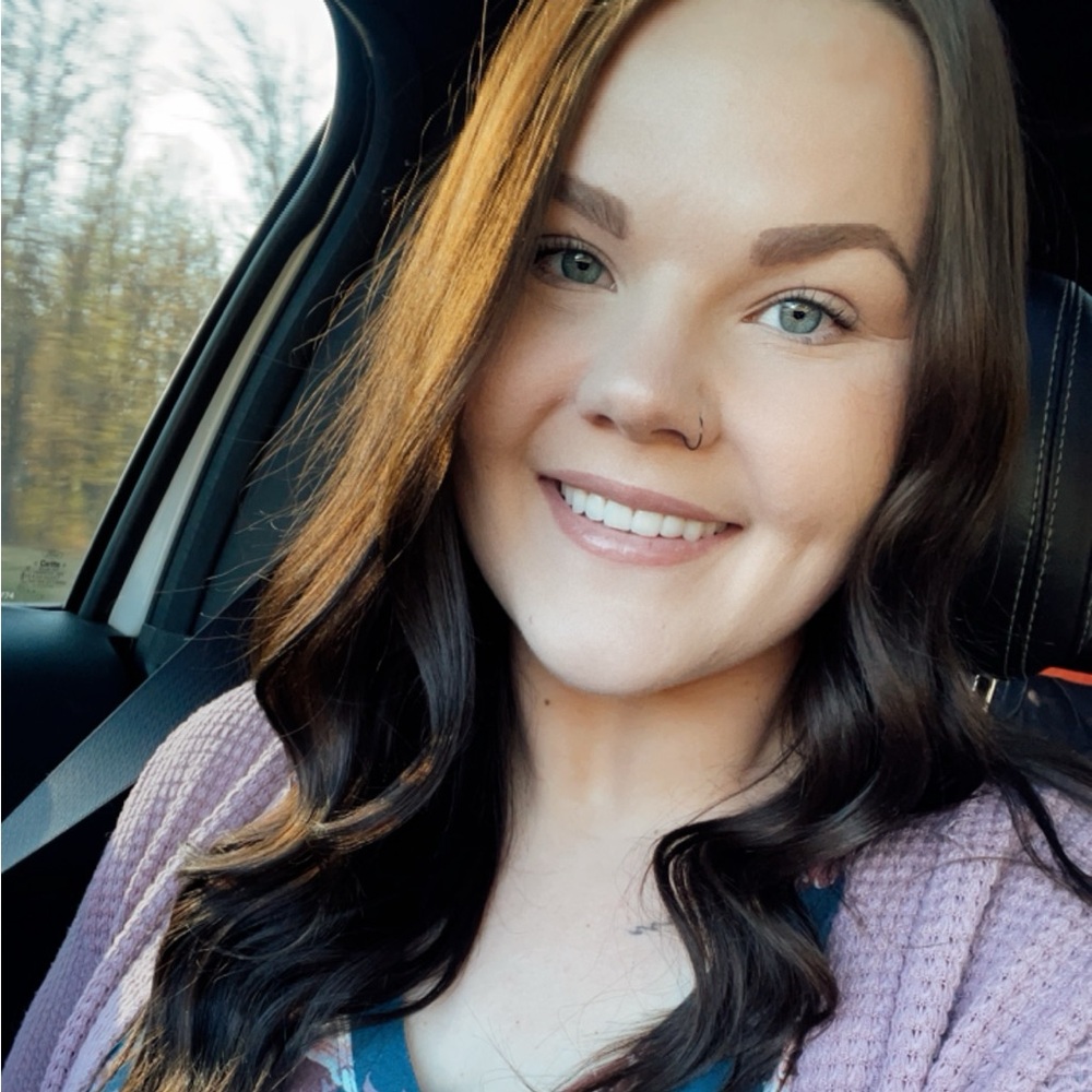 Meet your Posher, Cassandra